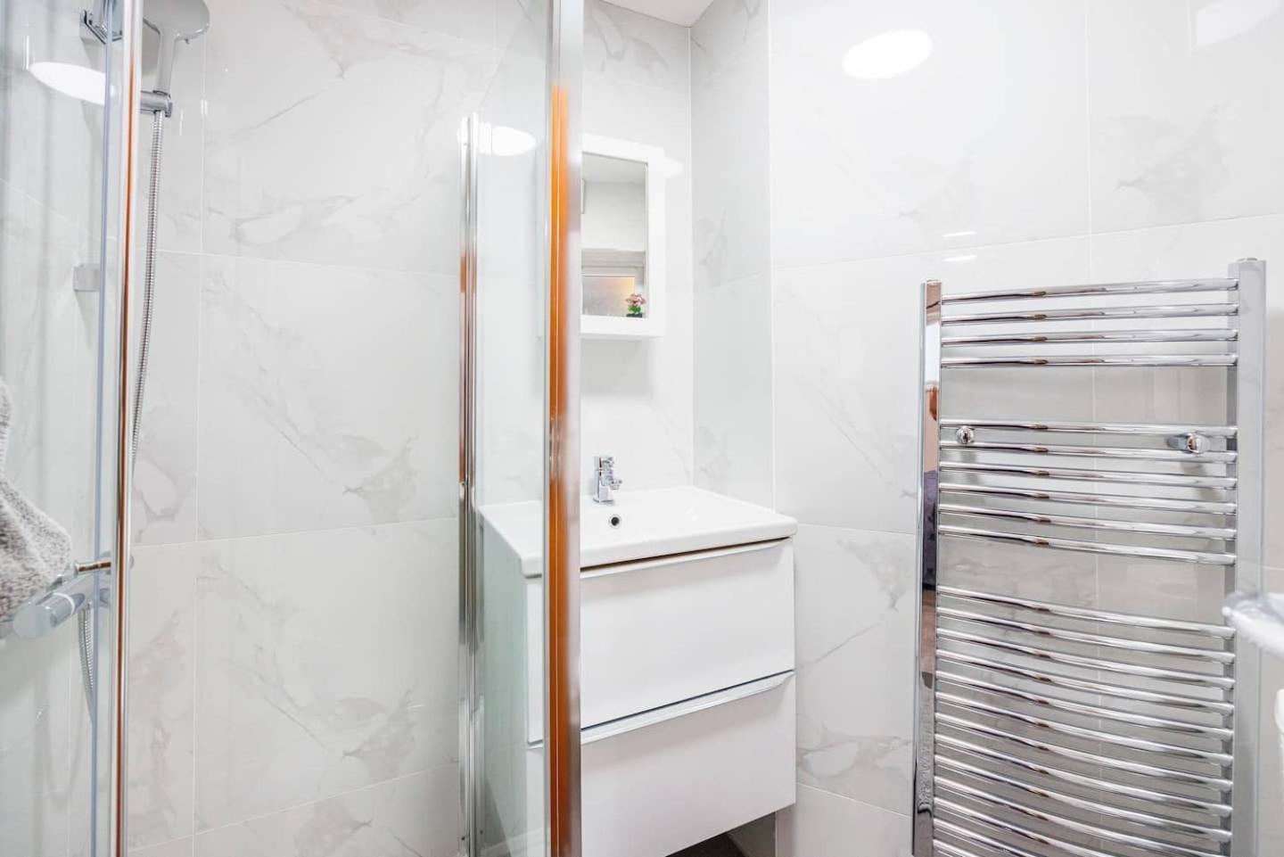 Apartment 3 Bed 3 Bathroom Flat In Kensington A
