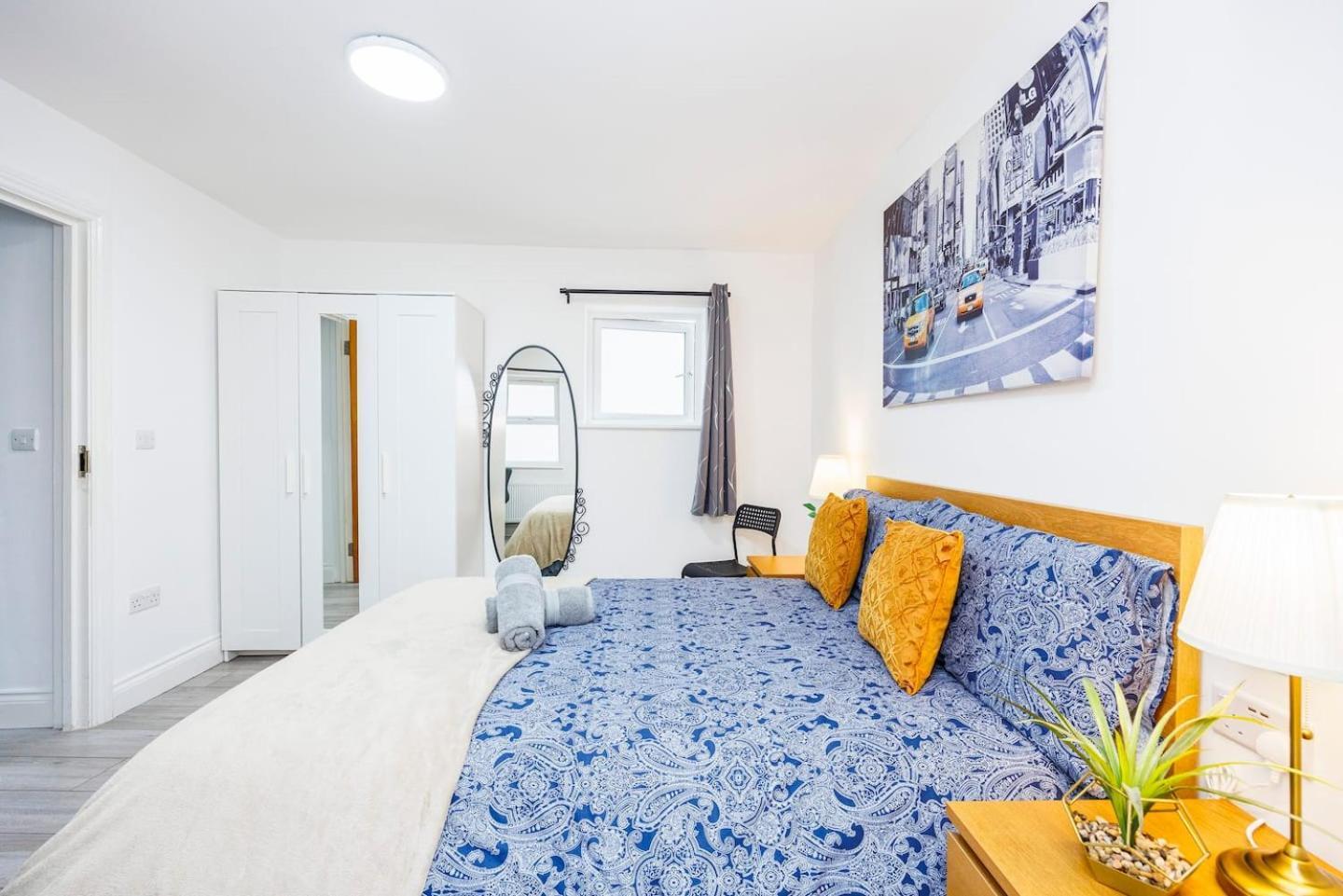Apartment 3 Bed 3 Bathroom Flat In Kensington A London