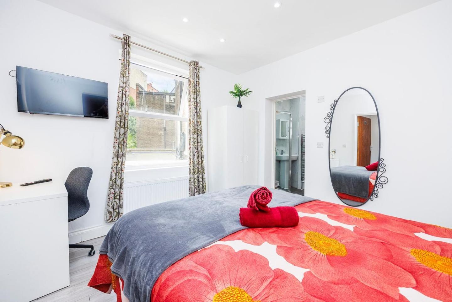 3 Bed 3 Bathroom Flat In Kensington A Apartment
