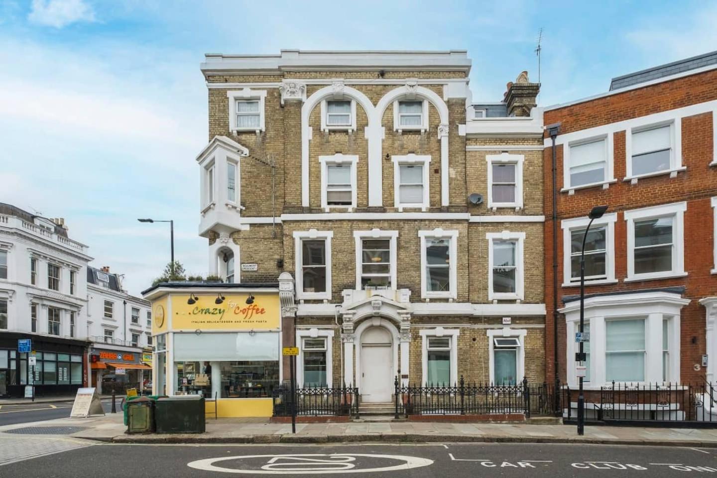 3 Bed 3 Bathroom Flat In Kensington A Apartment London