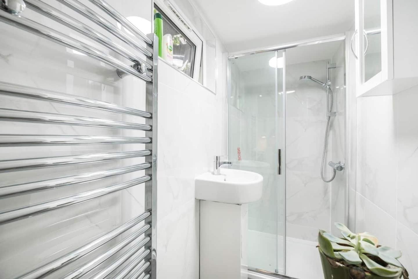 3 Bed 3 Bathroom Flat In Kensington A London