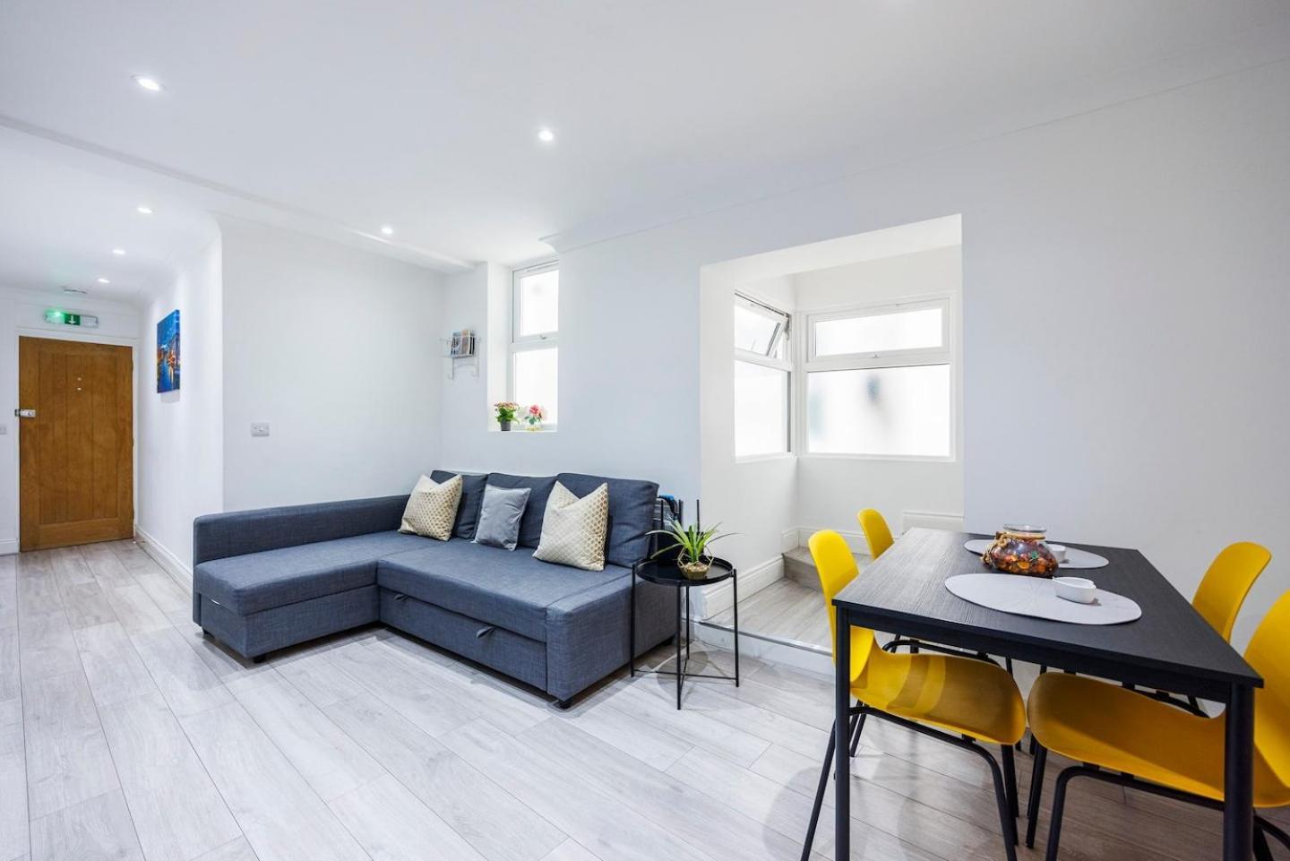 3 Bed 3 Bathroom Flat In Kensington A Apartment *