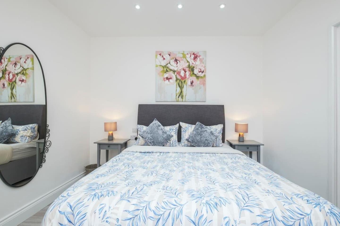 3 Bed 3 Bathroom Flat In Kensington A