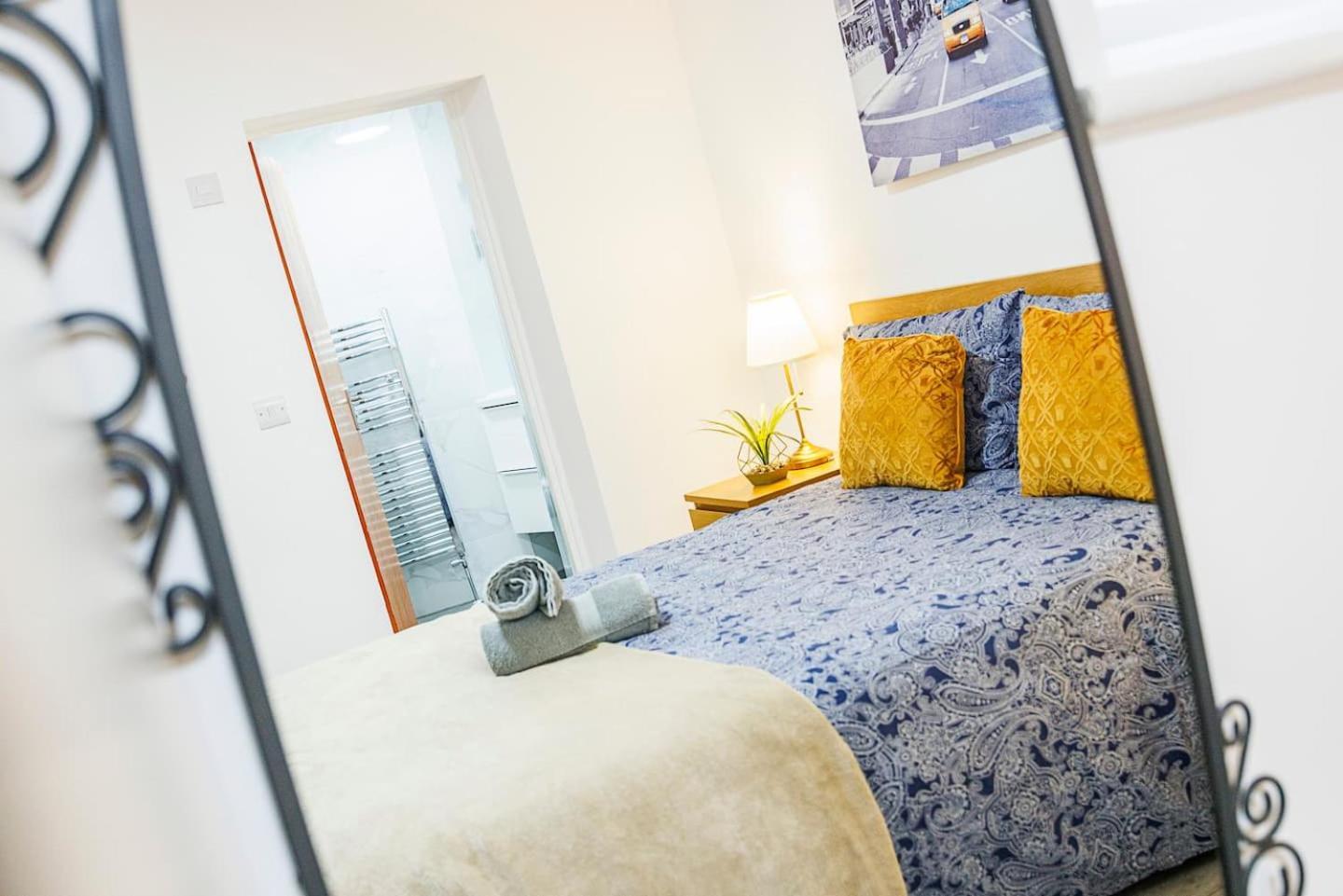3 Bed 3 Bathroom Flat In Kensington A Apartment *