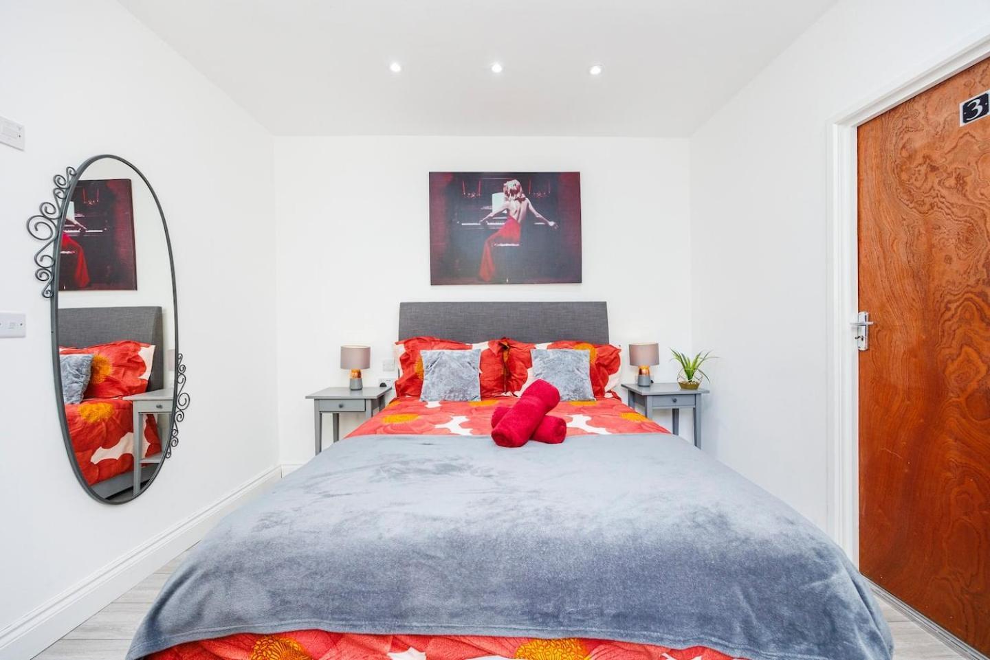 3 Bed 3 Bathroom Flat In Kensington A Apartment London