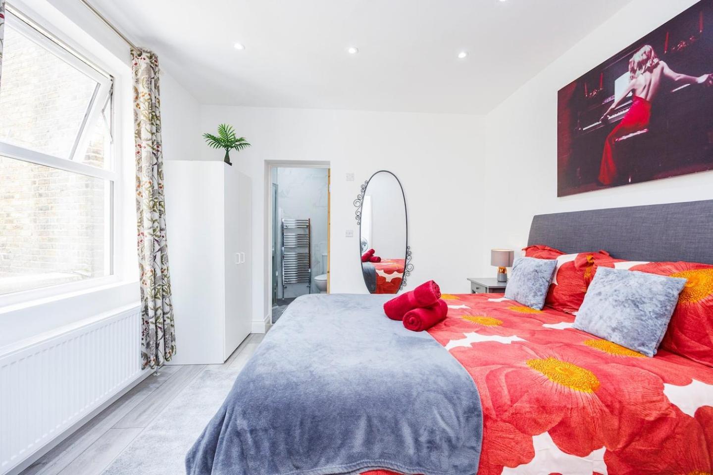 3 Bed 3 Bathroom Flat In Kensington A London