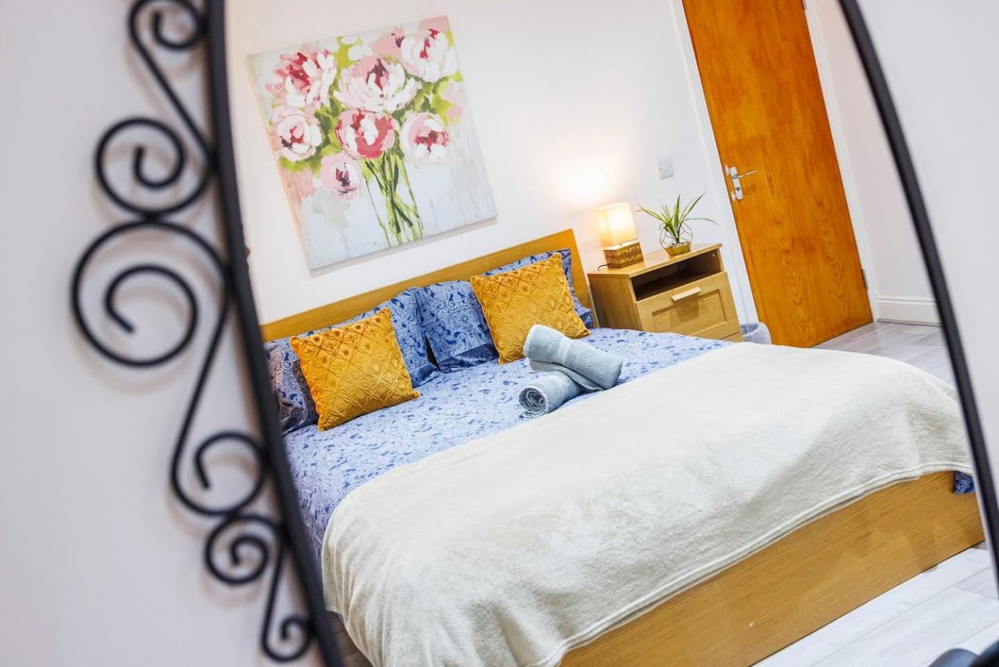 3 Bed 3 Bathroom Flat In Kensington A * London