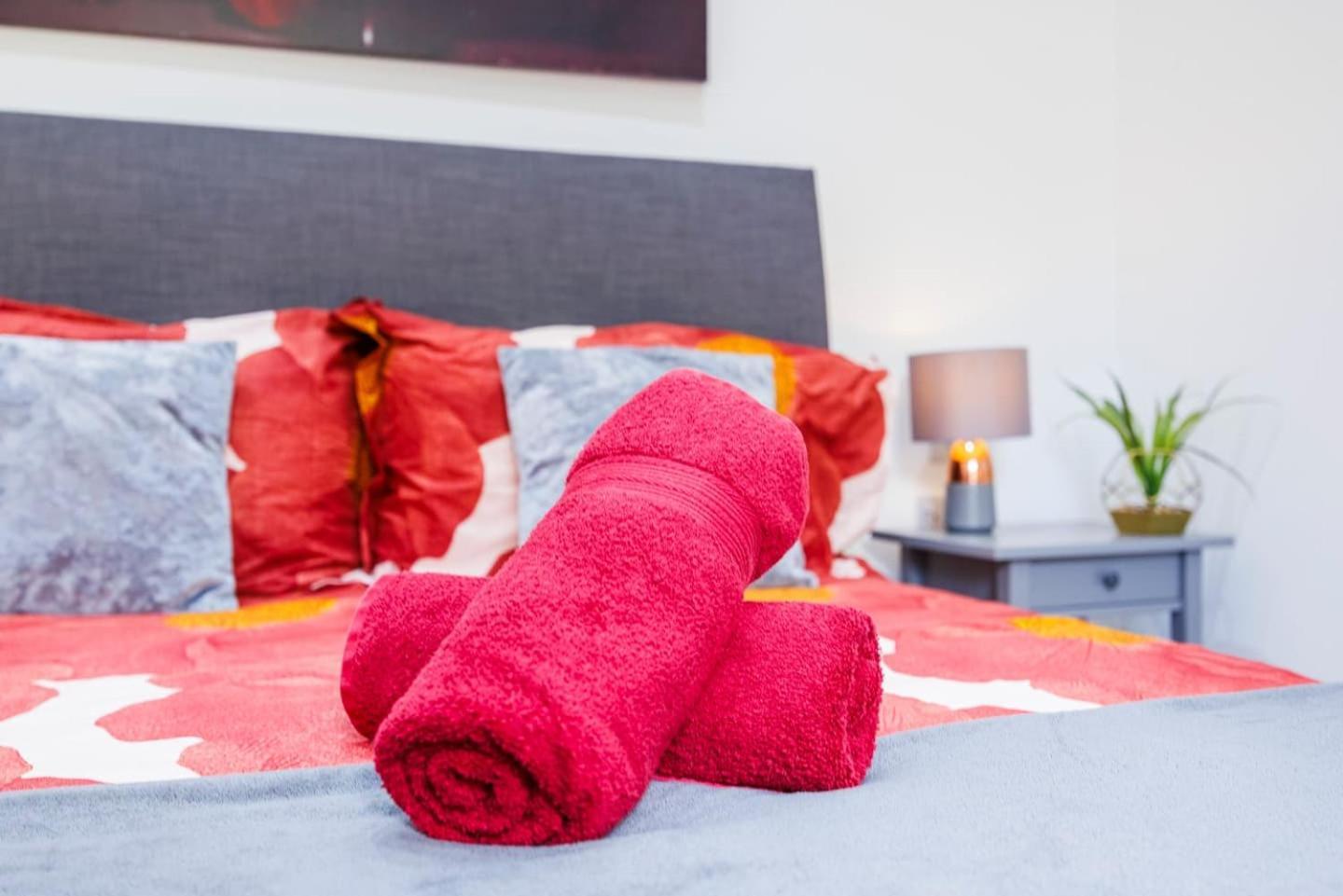 3 Bed 3 Bathroom Flat In Kensington A Apartment London