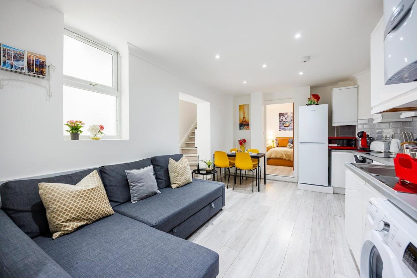 3 Bed 3 Bathroom Flat In Kensington A Apartment London